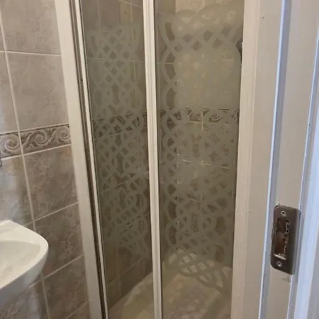 King With En-suite Bathroom *